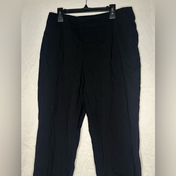 Marla Wynne Women’s Black Pants size 10 has Stylish split at ankle of pants - Picture 2 of 10